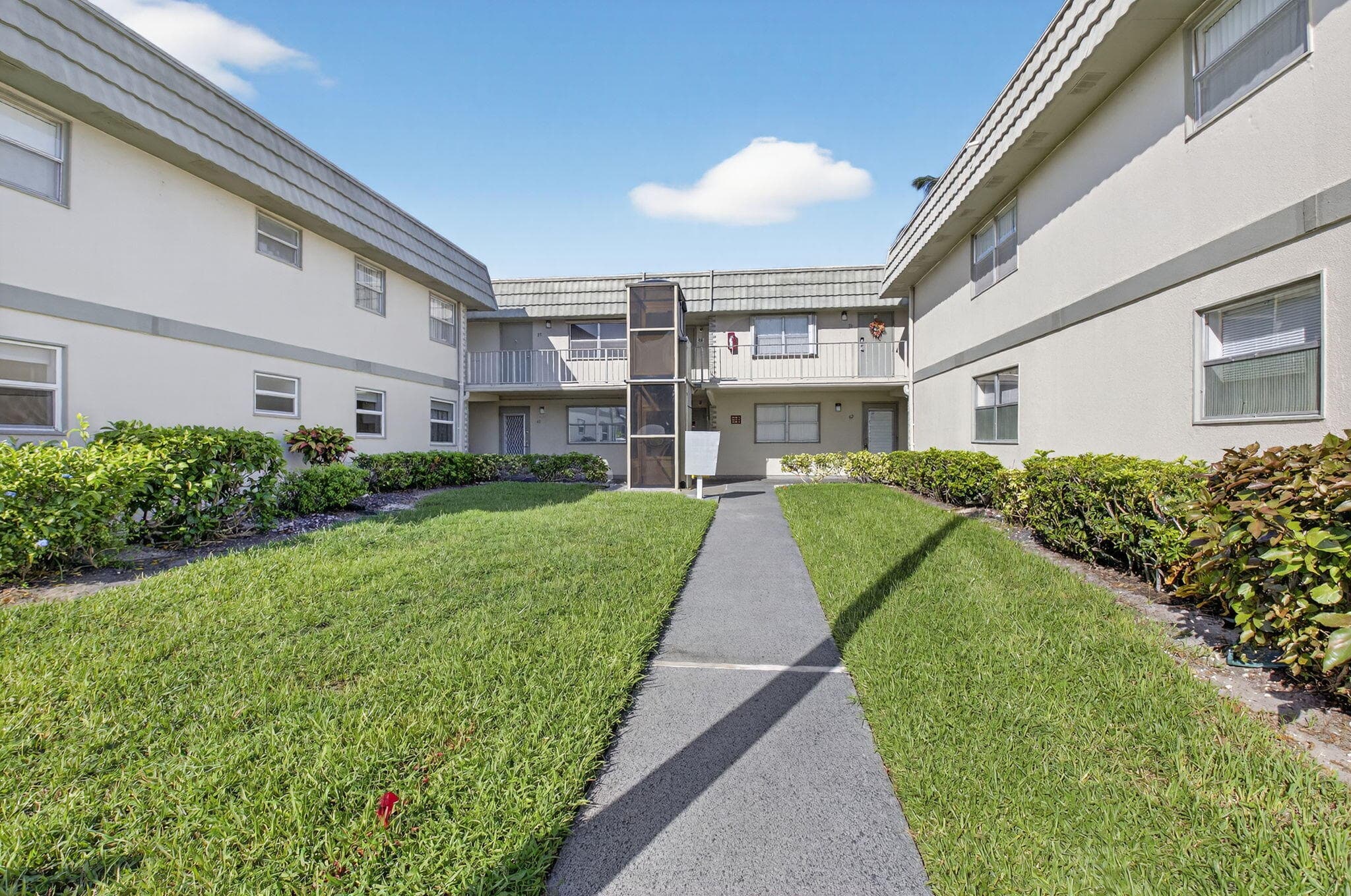 60 Brittany B, Delray Beach, FL 33446 — photo 1 of 50