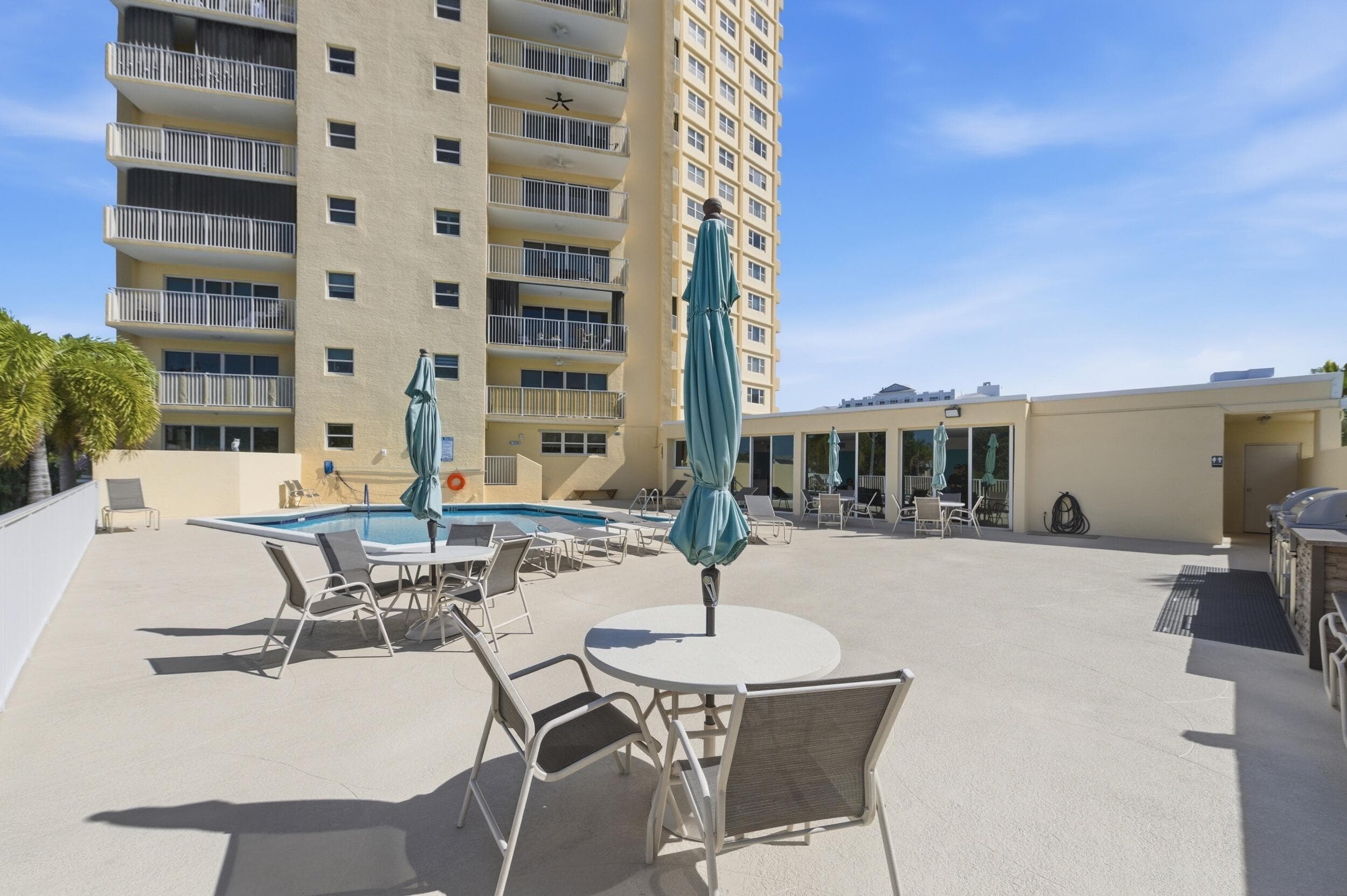 1200 Hibiscus Avenue 1107, Pompano Beach, FL 33062 — photo 37 of 62