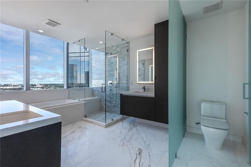 851 NE 1st Avenue 1912, Miami, FL 33132 — photo 10 of 26