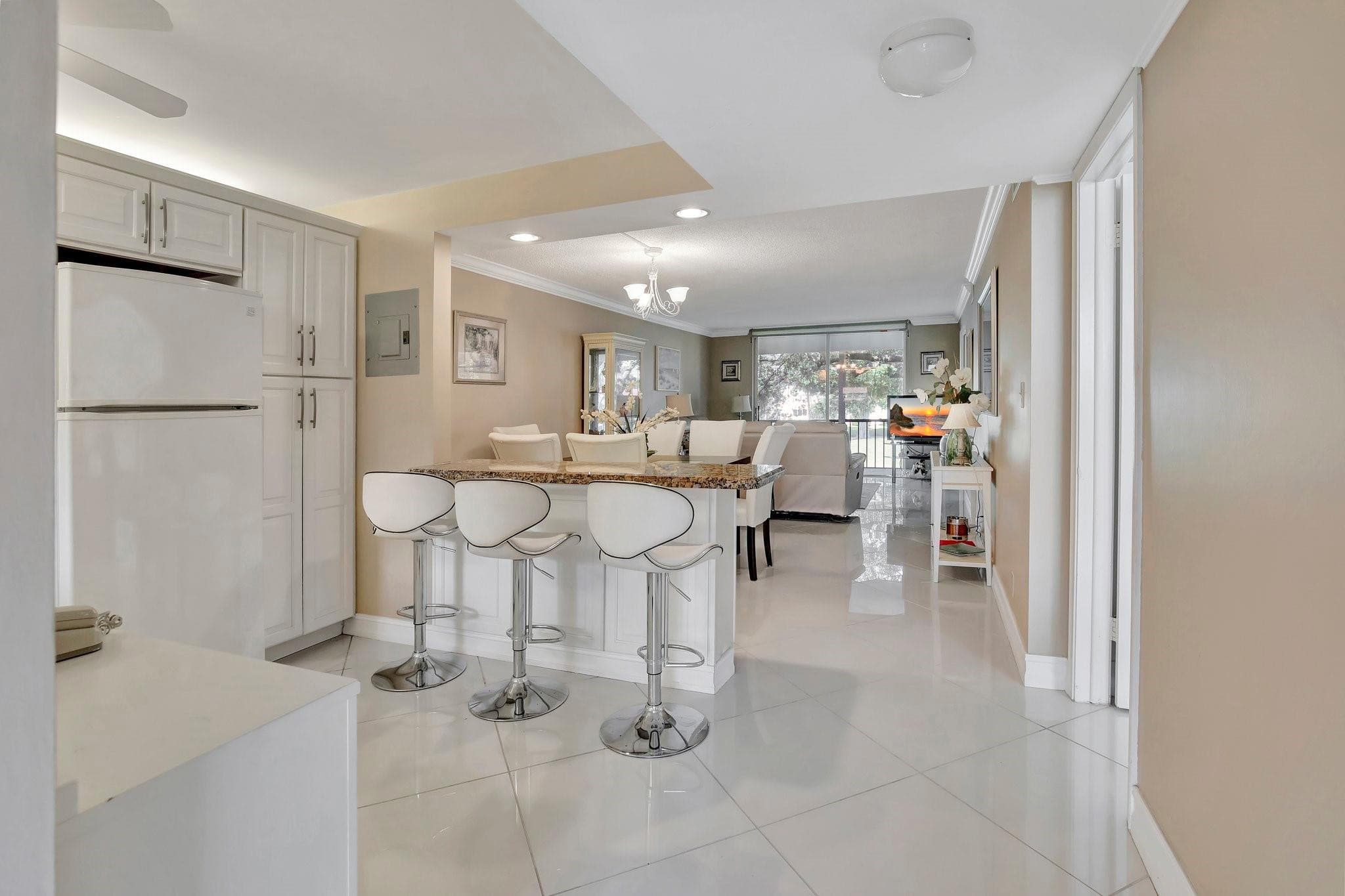 8930 S Hollybrook Boulevard 201, Pembroke Pines, FL 33025 — photo 3 of 15