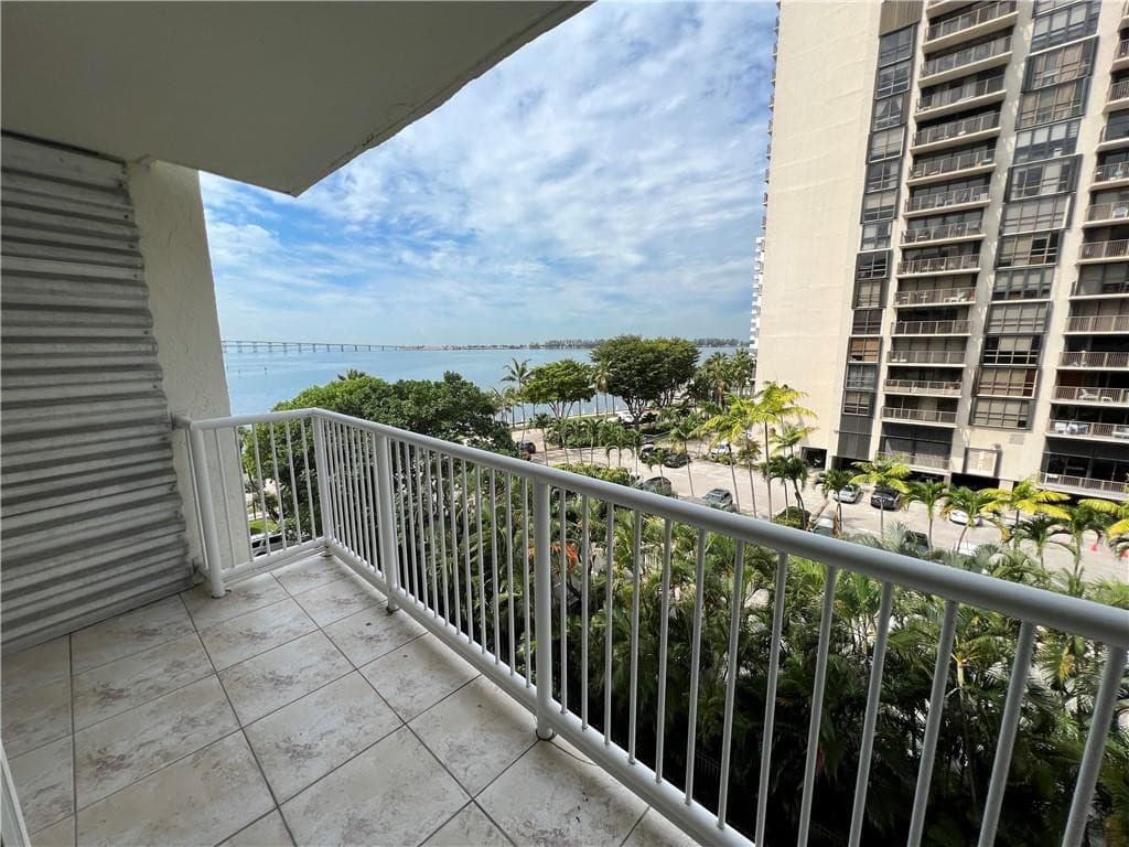 1440 Brickell Bay Drive 606, Miami, FL 33131 — photo 13 of 17
