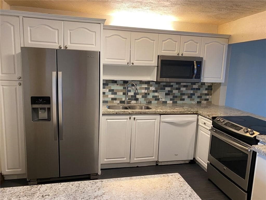 290 Racquet Club Road 205, Weston, FL 33326 — photo 1 of 10