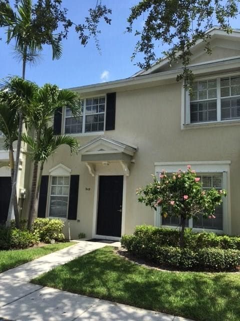Townhouse in Delray Beach — photo 1 of 6