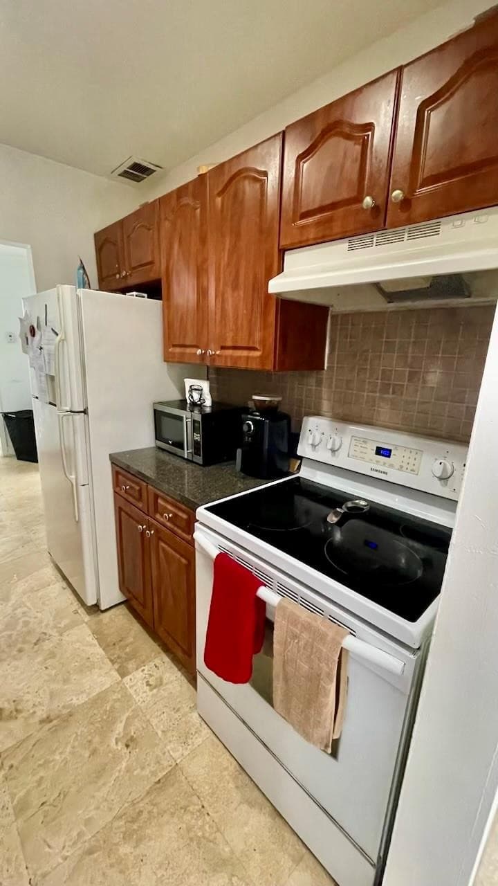 2008 Jackson Street D5, Hollywood, FL 33020 — photo 4 of 20