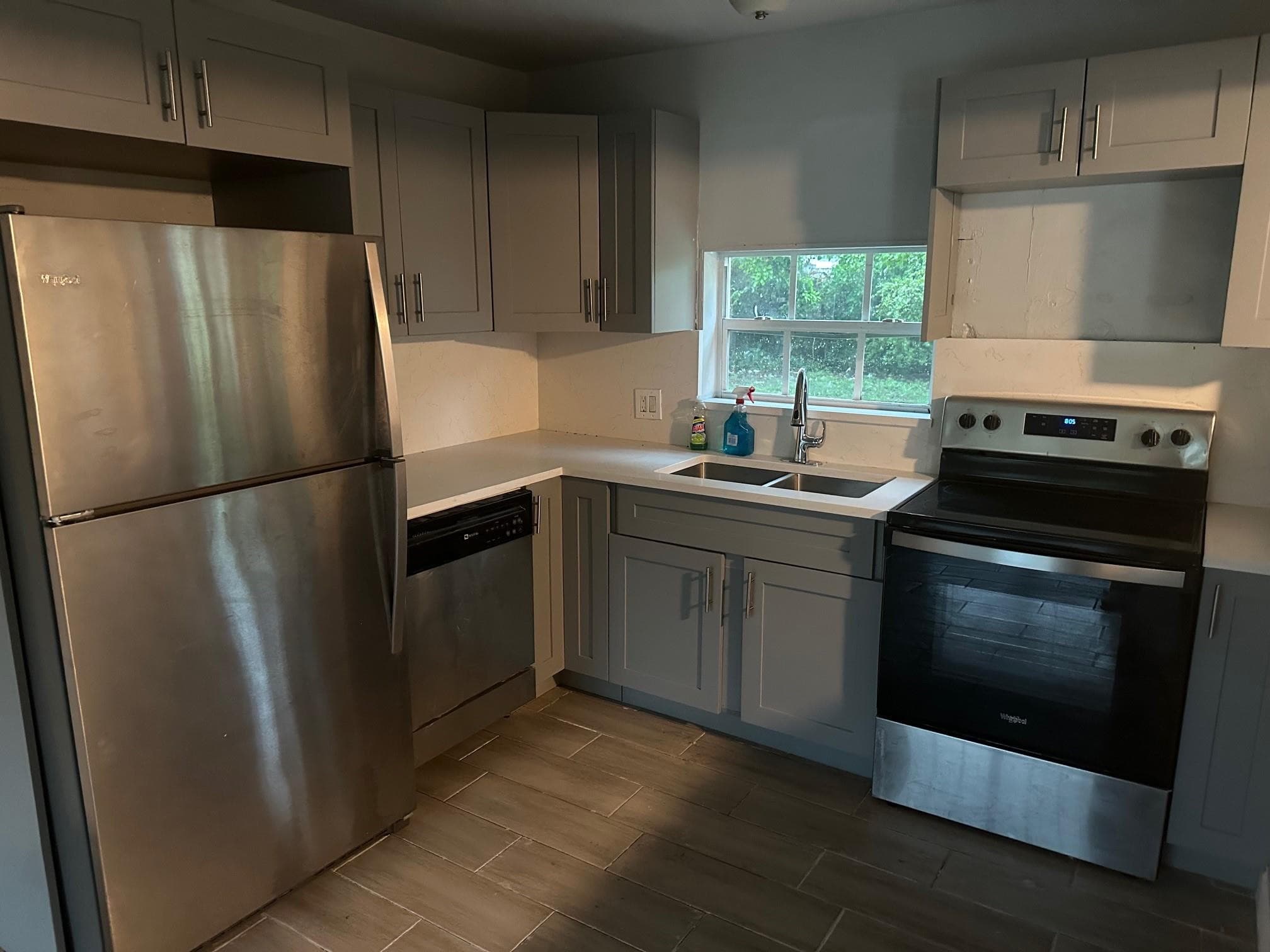 Single Family Residence in Hollywood — photo 8 of 8