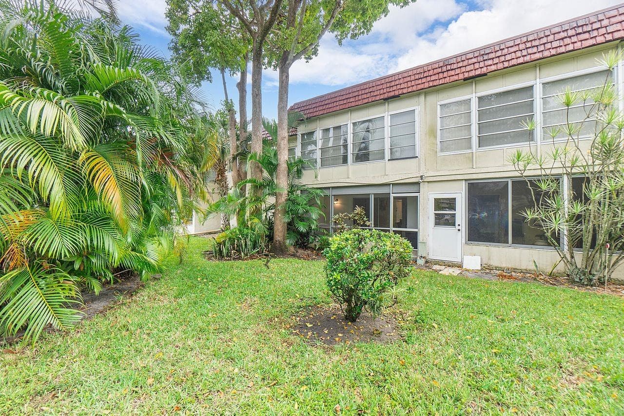 31 Abbey Lane 106, Delray Beach, FL 33446 — photo 6 of 32