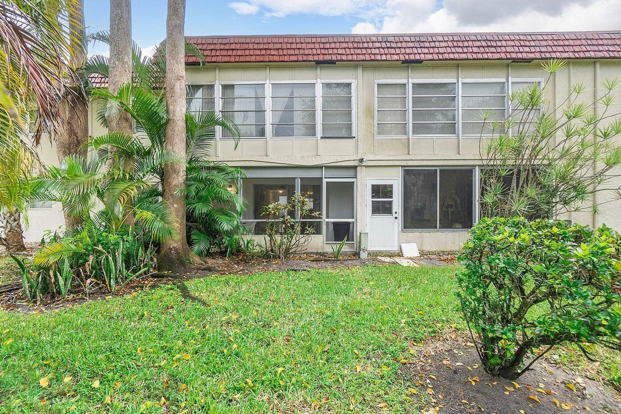 31 Abbey Lane 106, Delray Beach, FL 33446 — photo 7 of 32