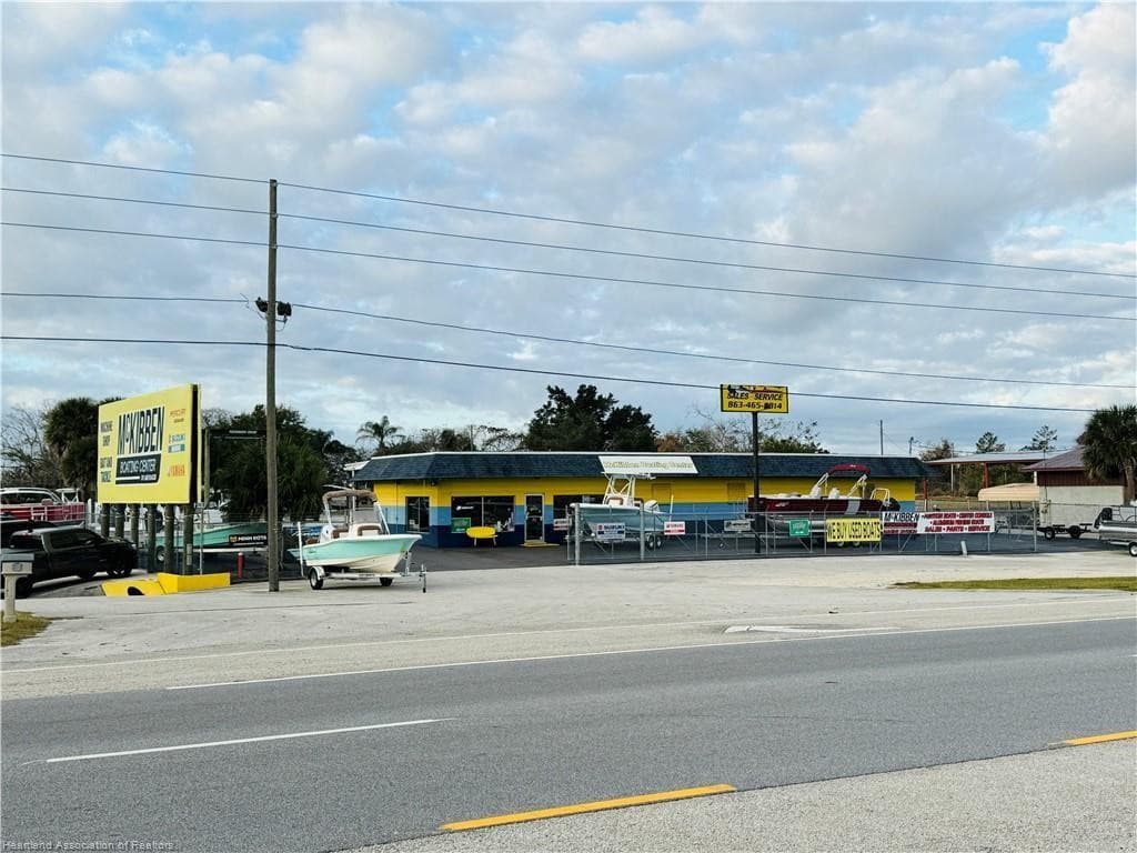 1130 US 27, Lake Placid, FL 33852 — photo 3 of 18