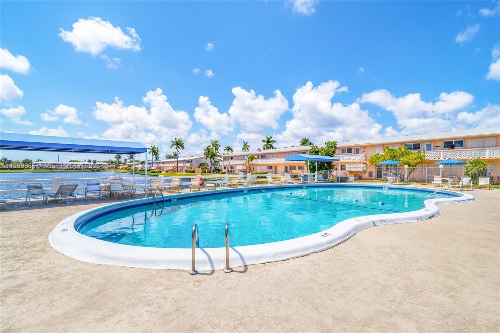 800 SW 11th Avenue 17, Hallandale Beach, FL 33009 — photo 17 of 23