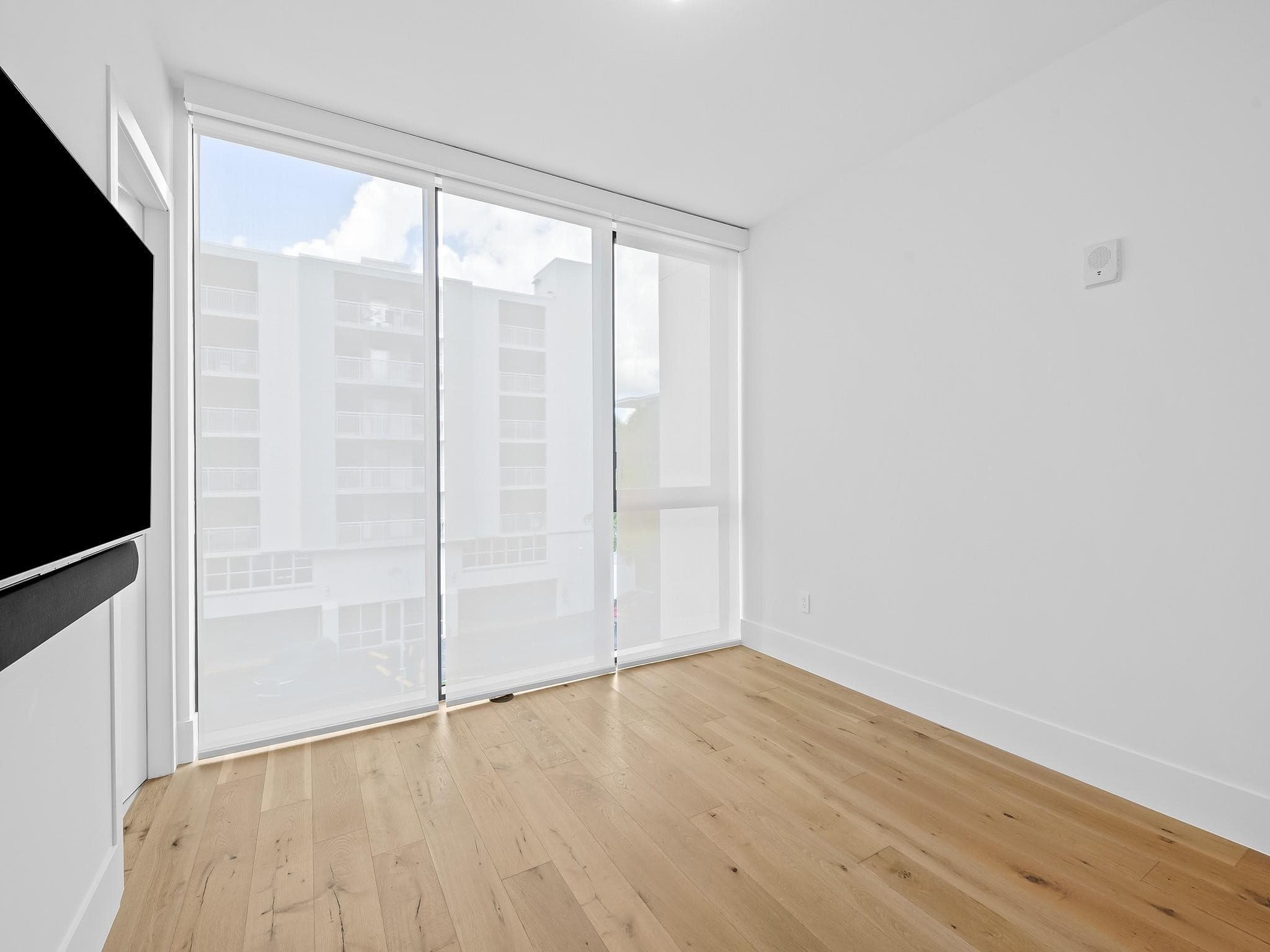 160 Isle Of Venice Drive 301, Fort Lauderdale, FL 33301 — photo 32 of 47