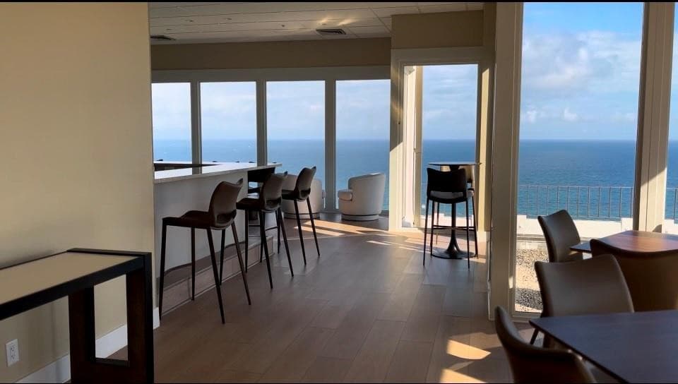 Condominium in Pompano Beach — photo 29 of 32