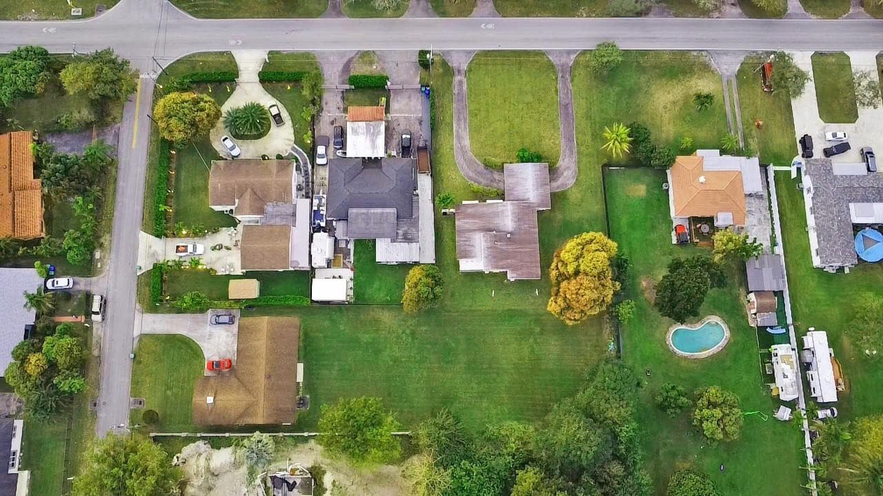 13945 N Miami Avenue, Miami, FL 33168 — photo 8 of 40
