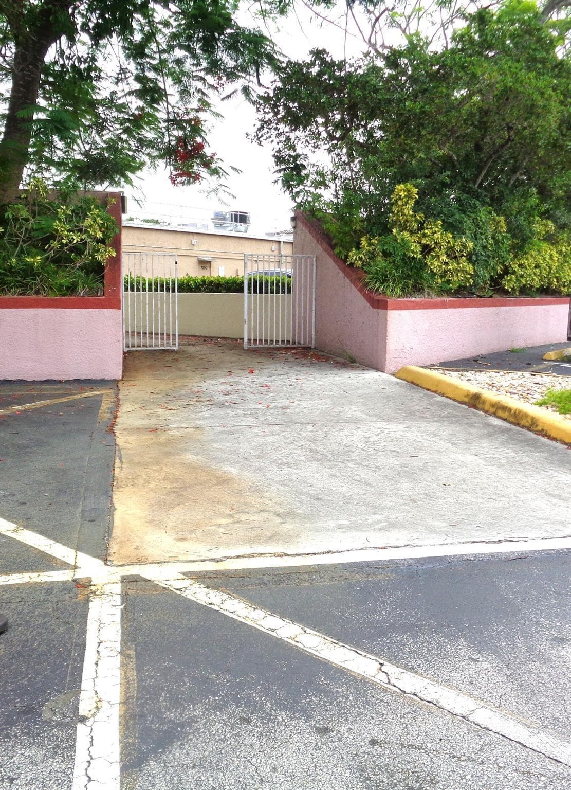 7320 Lake Circle Drive 101, Margate, FL 33063 — photo 34 of 42
