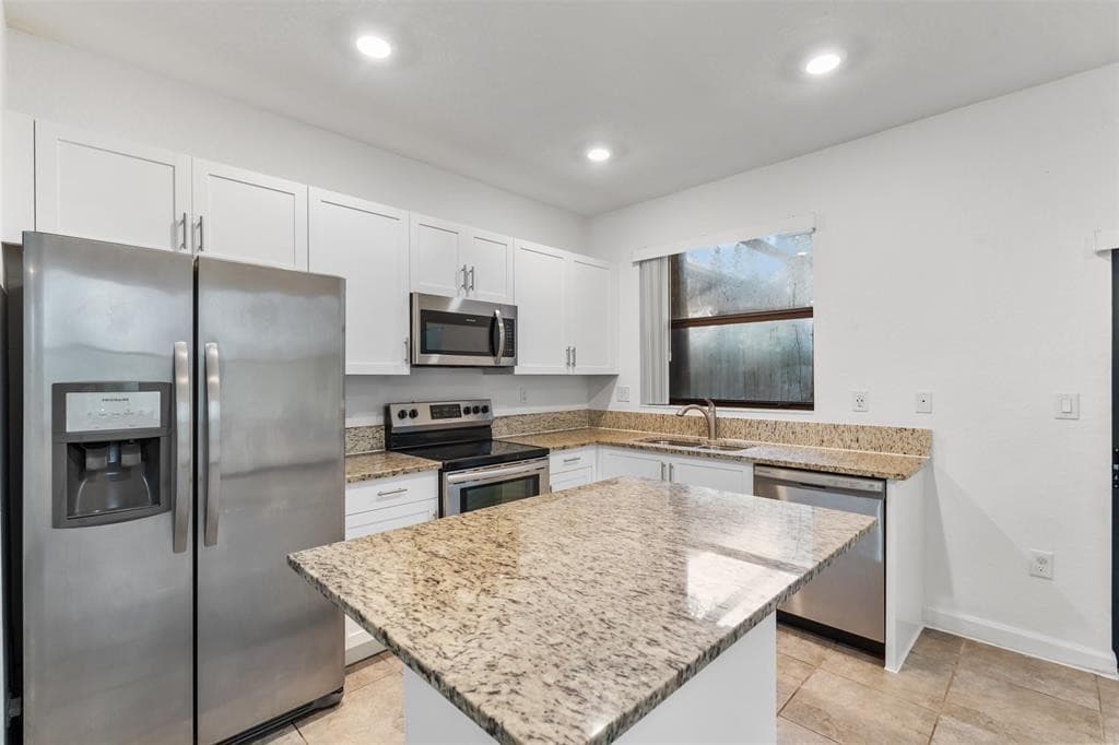 340 NE 208th Terrace 340, Miami, FL 33179 — photo 16 of 38