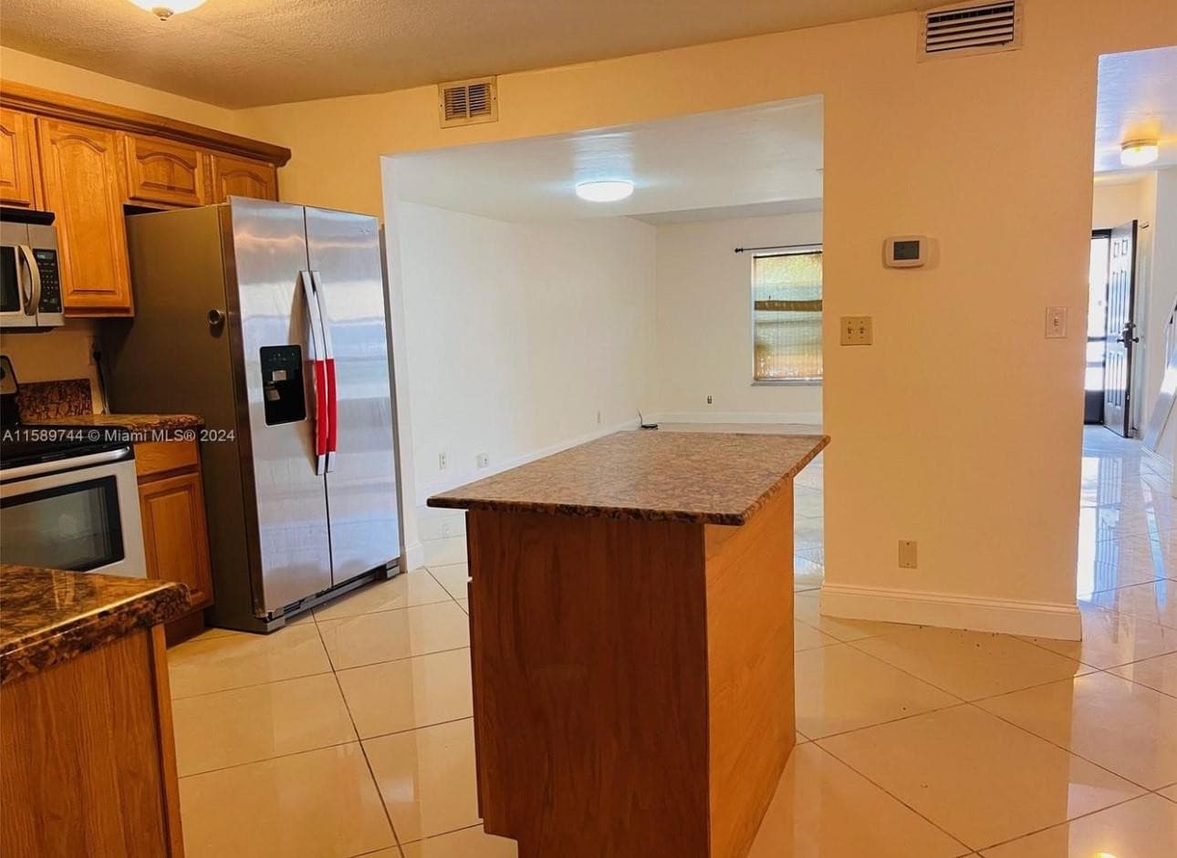 6534 SW 41st Street, Davie, FL 33314 — photo 4 of 11