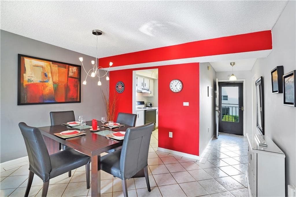 Condominium in Sunny Isles Beach — photo 1 of 7