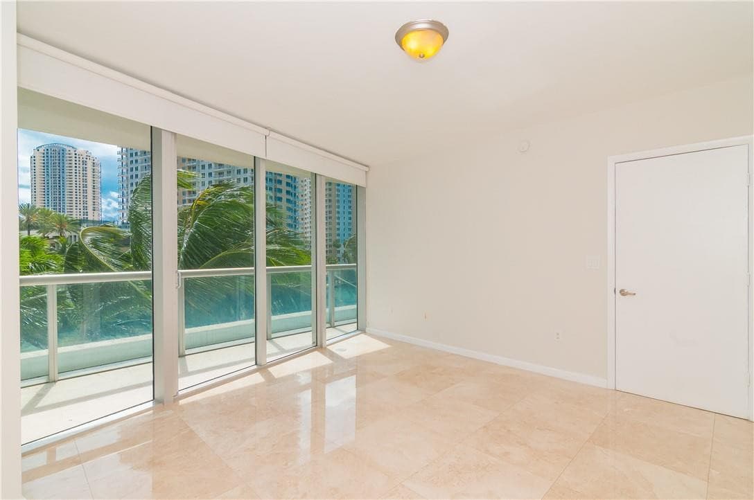465 Brickell Avenue Bay 419, Miami, FL 33131 — photo 31 of 54