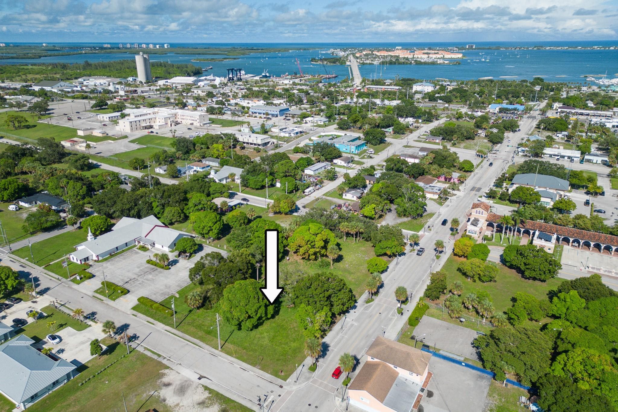 N 9th Street, Fort Pierce, FL 34950 — photo 2 of 7