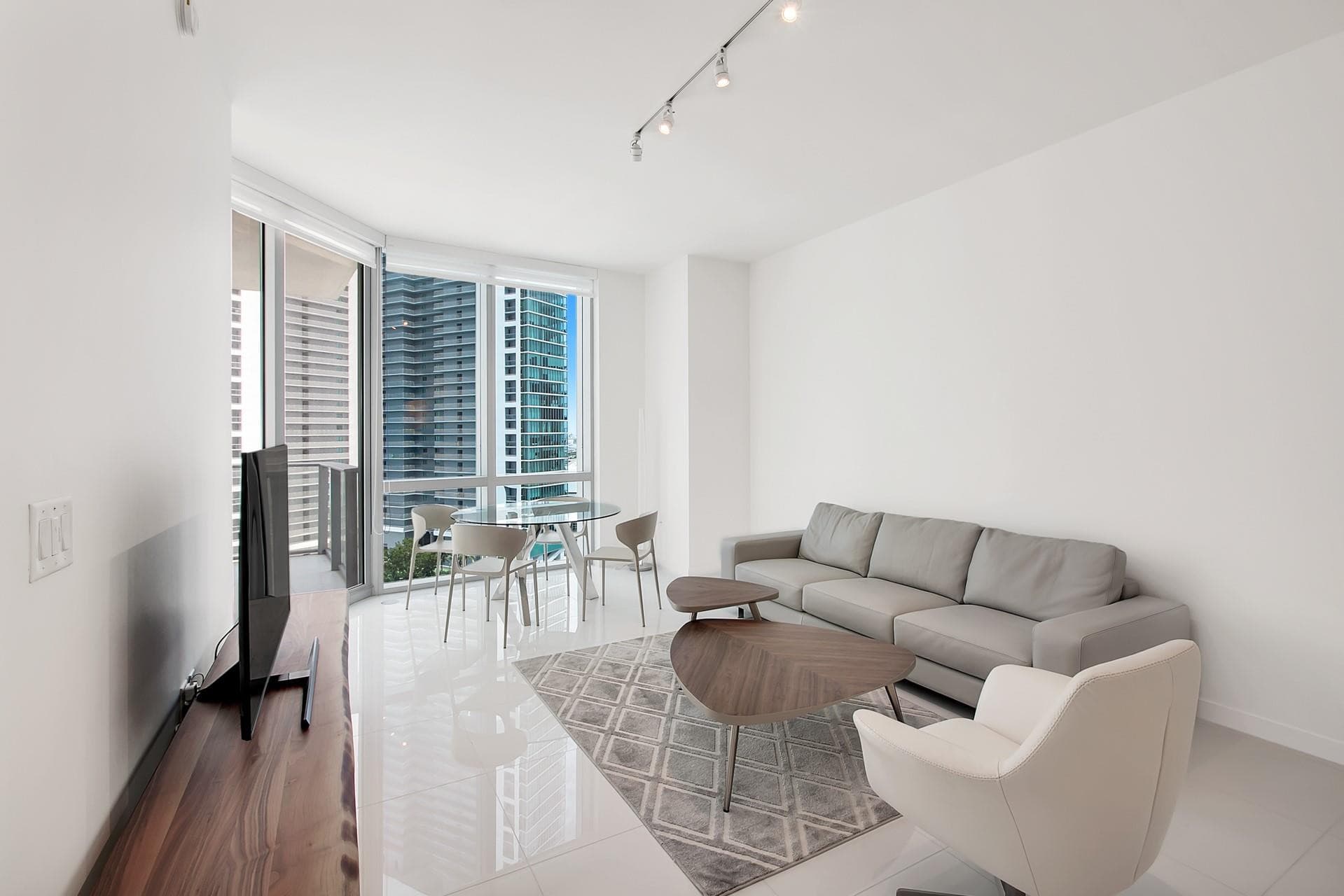 851 NE 1st Avenue 2005, Miami, FL 33132 — photo 3 of 23