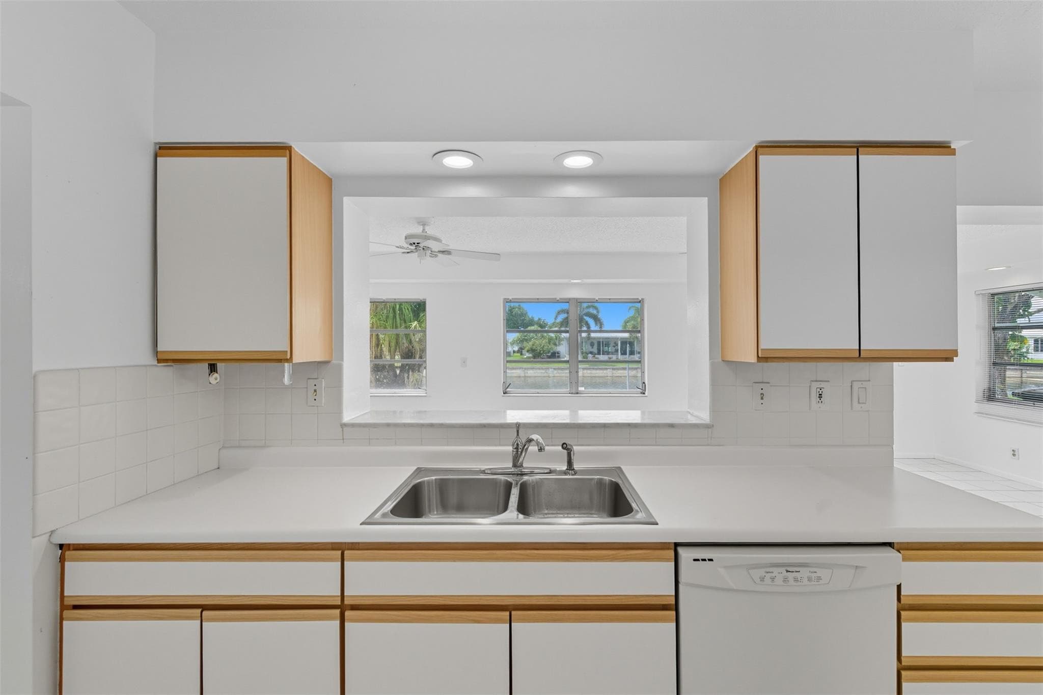 6800 NW 74th Place, Tamarac, FL 33321 — photo 18 of 37