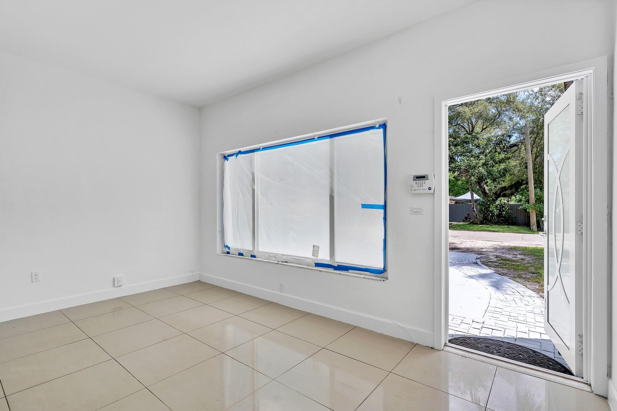 16010 NE 5th Avenue, Miami, FL 33162 — photo 12 of 59