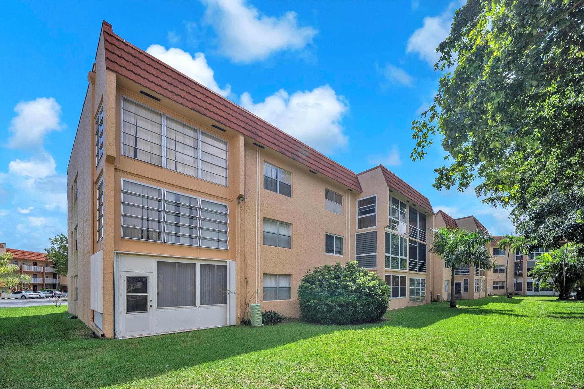 9301 Sunrise Lakes Boulevard 207, Sunrise, FL 33322 — photo 40 of 43