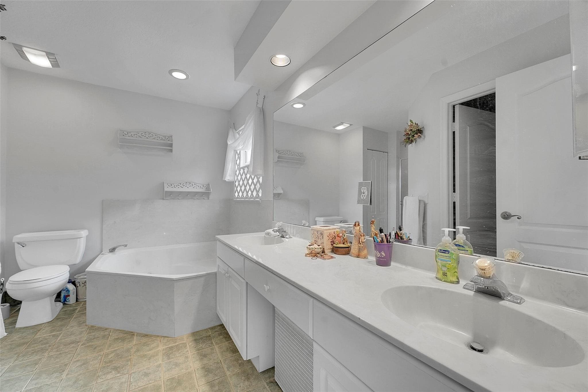 18392 N 48th Avenue, Loxahatchee, FL 33470 — photo 14 of 40