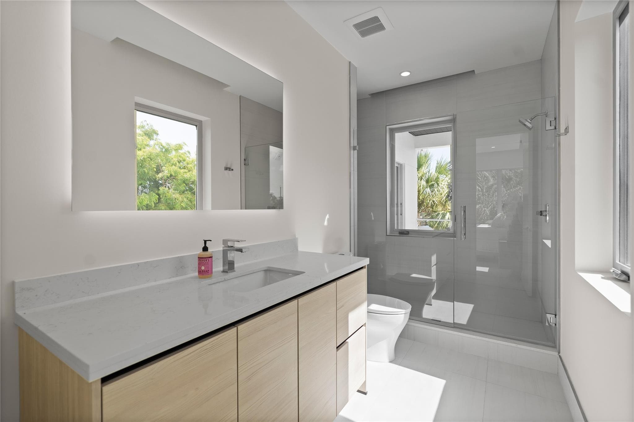 221 Shore Court 221, Lauderdale-By-The-Sea, FL 33308 — photo 49 of 88