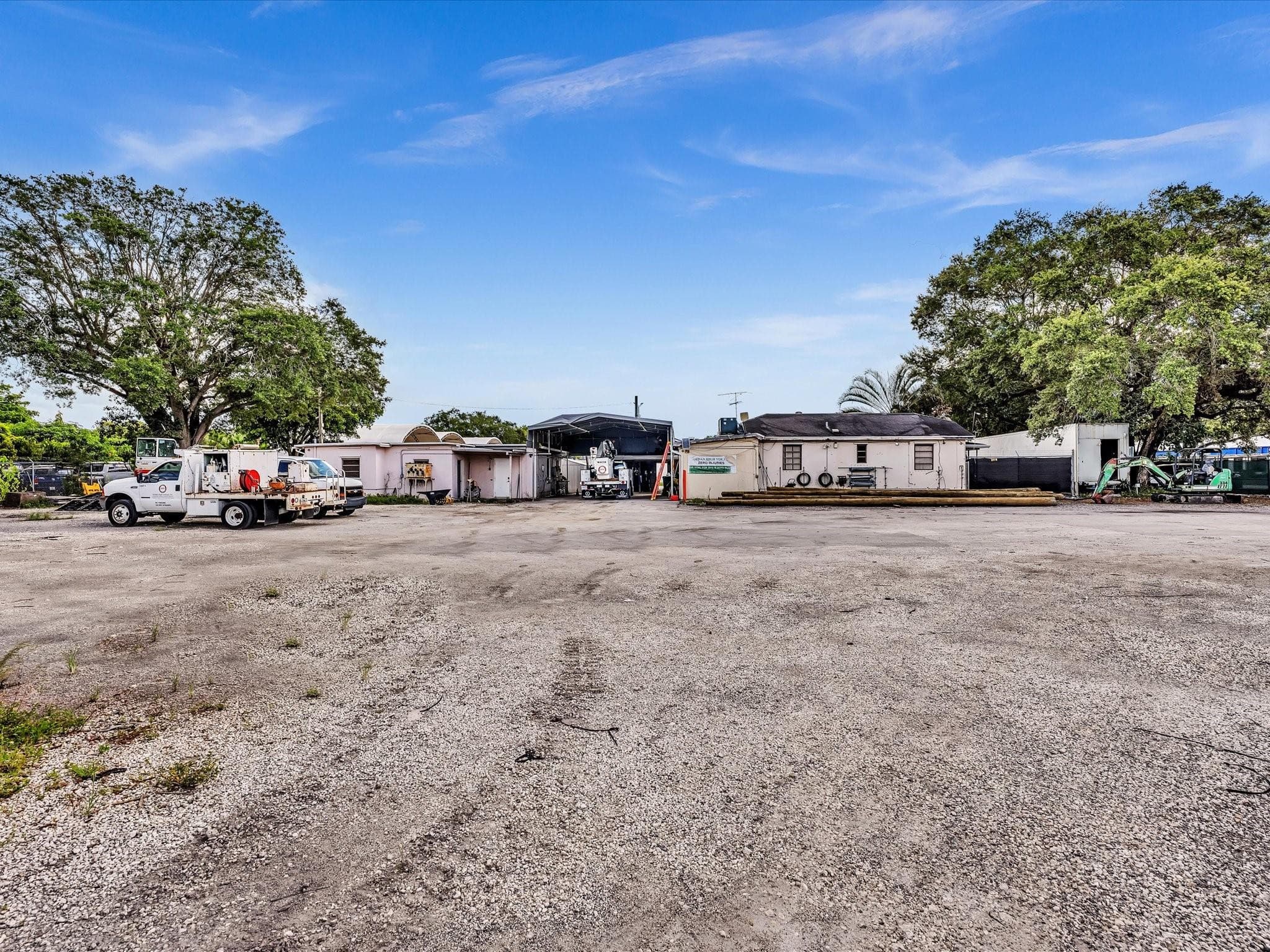 4901 SW 51st Street, Davie, FL 33314 — photo 8 of 48