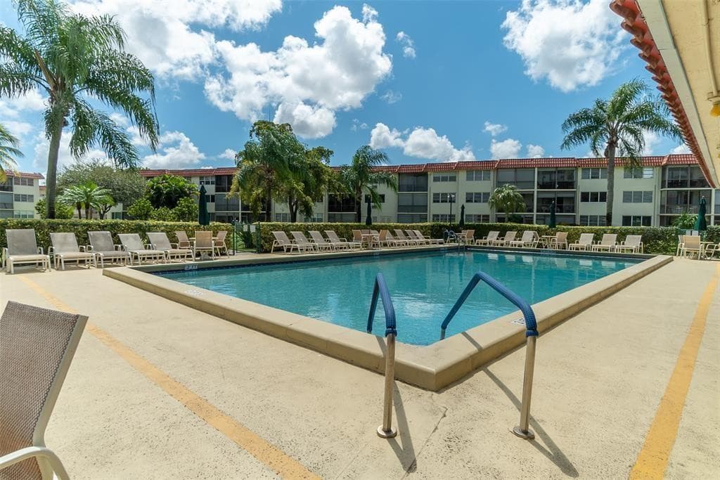 9800 N Hollybrook Lake Drive 202, Pembroke Pines, FL 33025 — photo 19 of 31