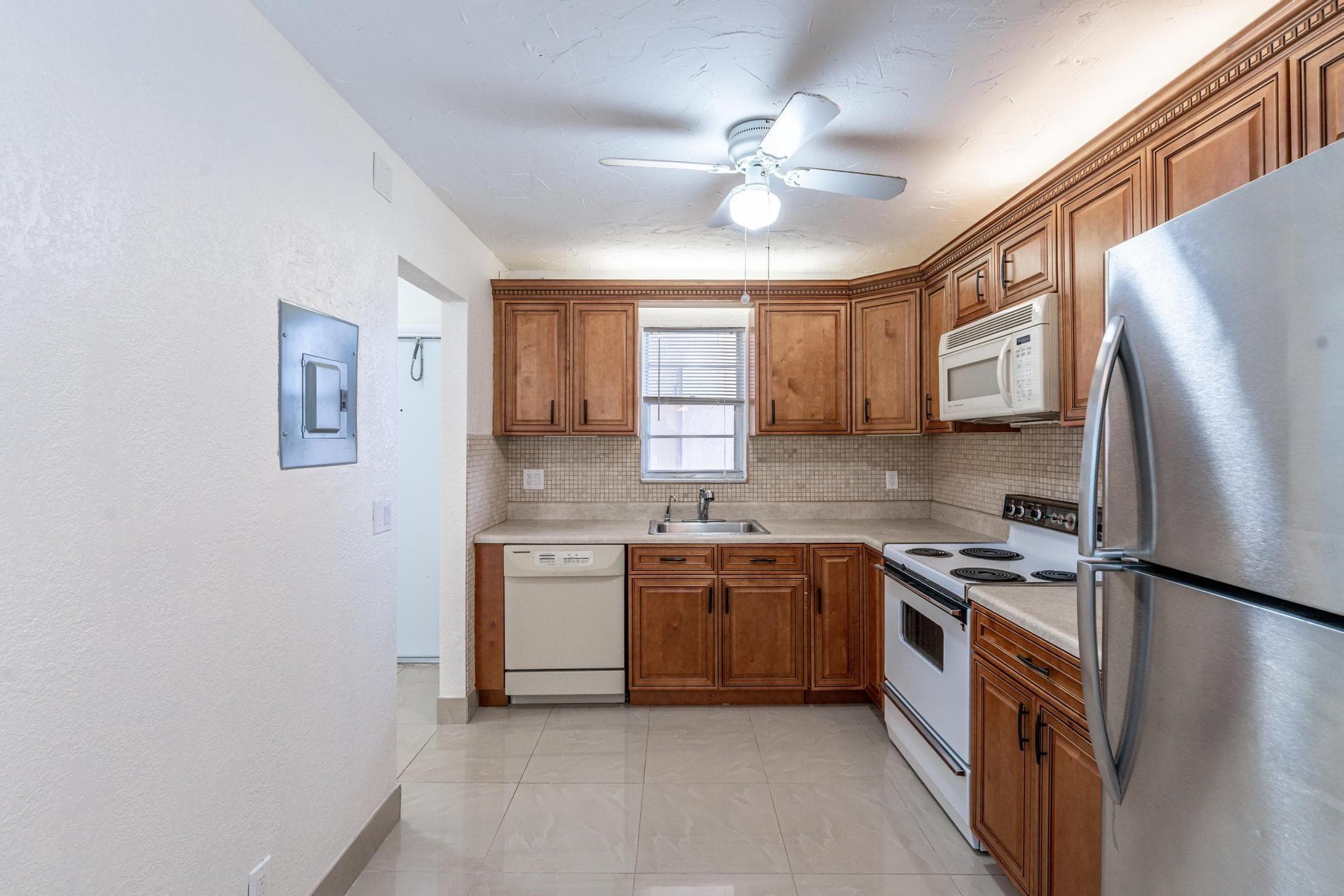 2551 Aragon Boulevard 406, Sunrise, FL 33322 — photo 1 of 20