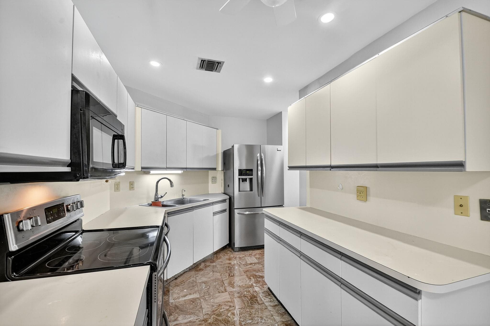 6869 Fountains Circle 6869, Lake Worth, FL 33467 — photo 15 of 103