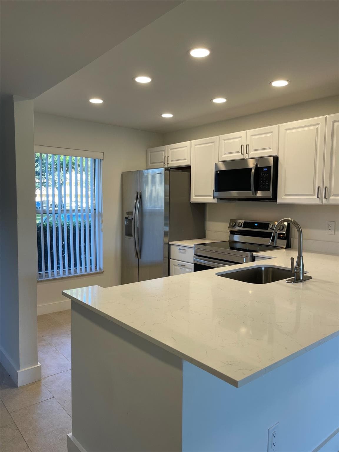 5890 NW 64th Avenue 103, Fort Lauderdale, FL 33319 — photo 4 of 27