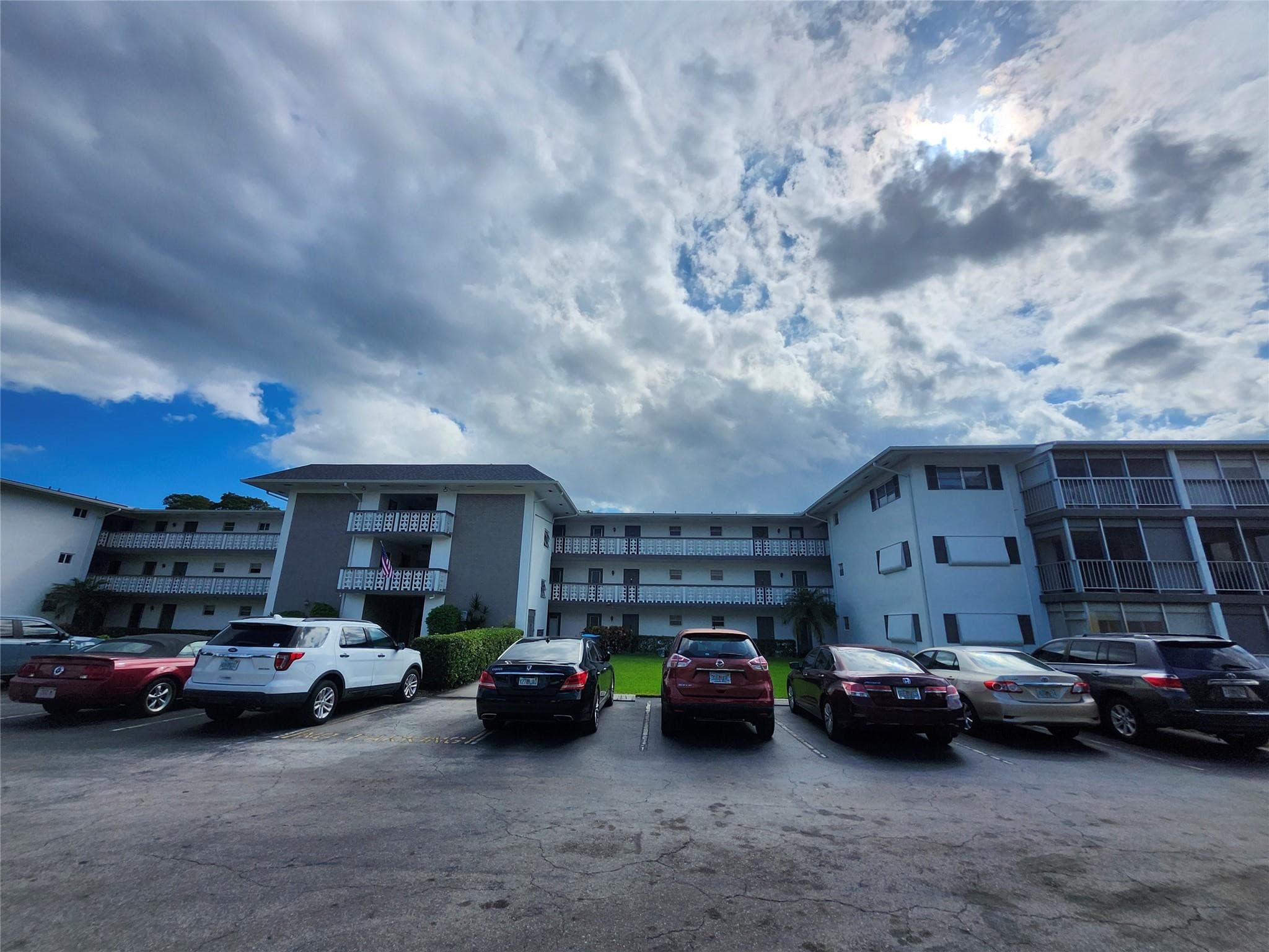 1201 Hillcrest Court 105, Hollywood, FL 33021 — photo 1 of 21