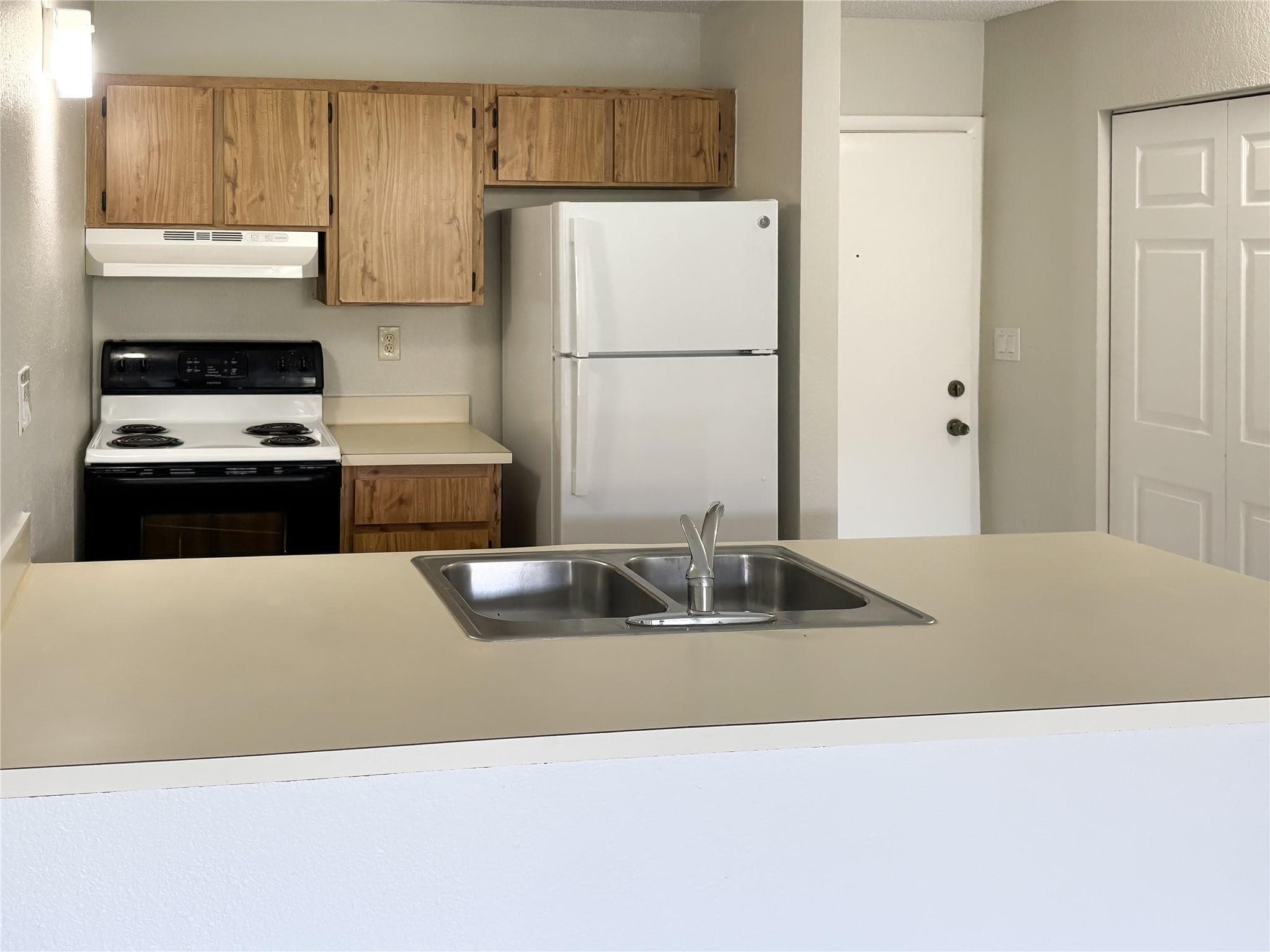 2771 Riverside Drive 310, Coral Springs, FL 33065 — photo 4 of 10