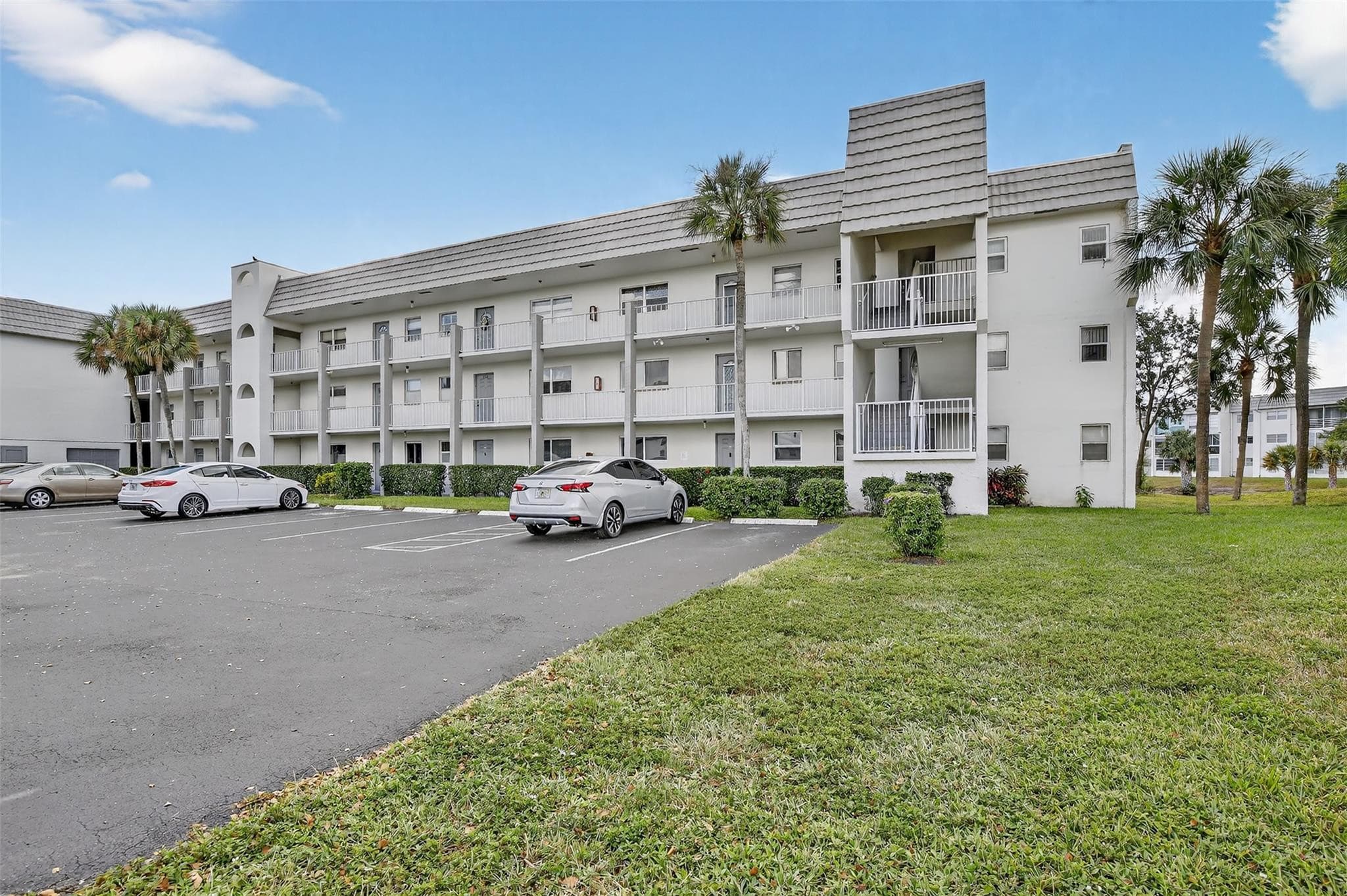 8130 Sunrise Lakes Boulevard 309, Sunrise, FL 33322 — photo 3 of 51