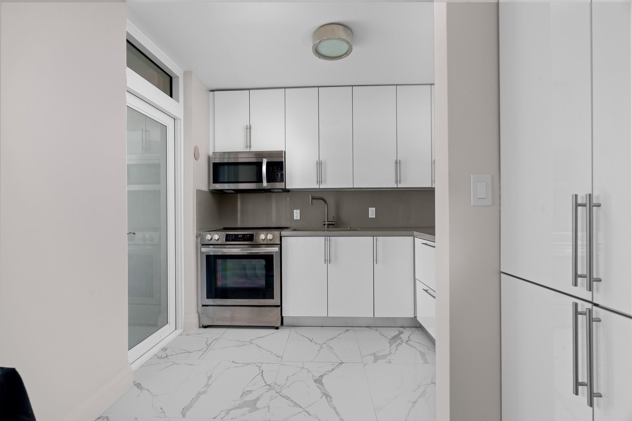 2400 NE 9th Street 501, Fort Lauderdale, FL 33304 — photo 35 of 47