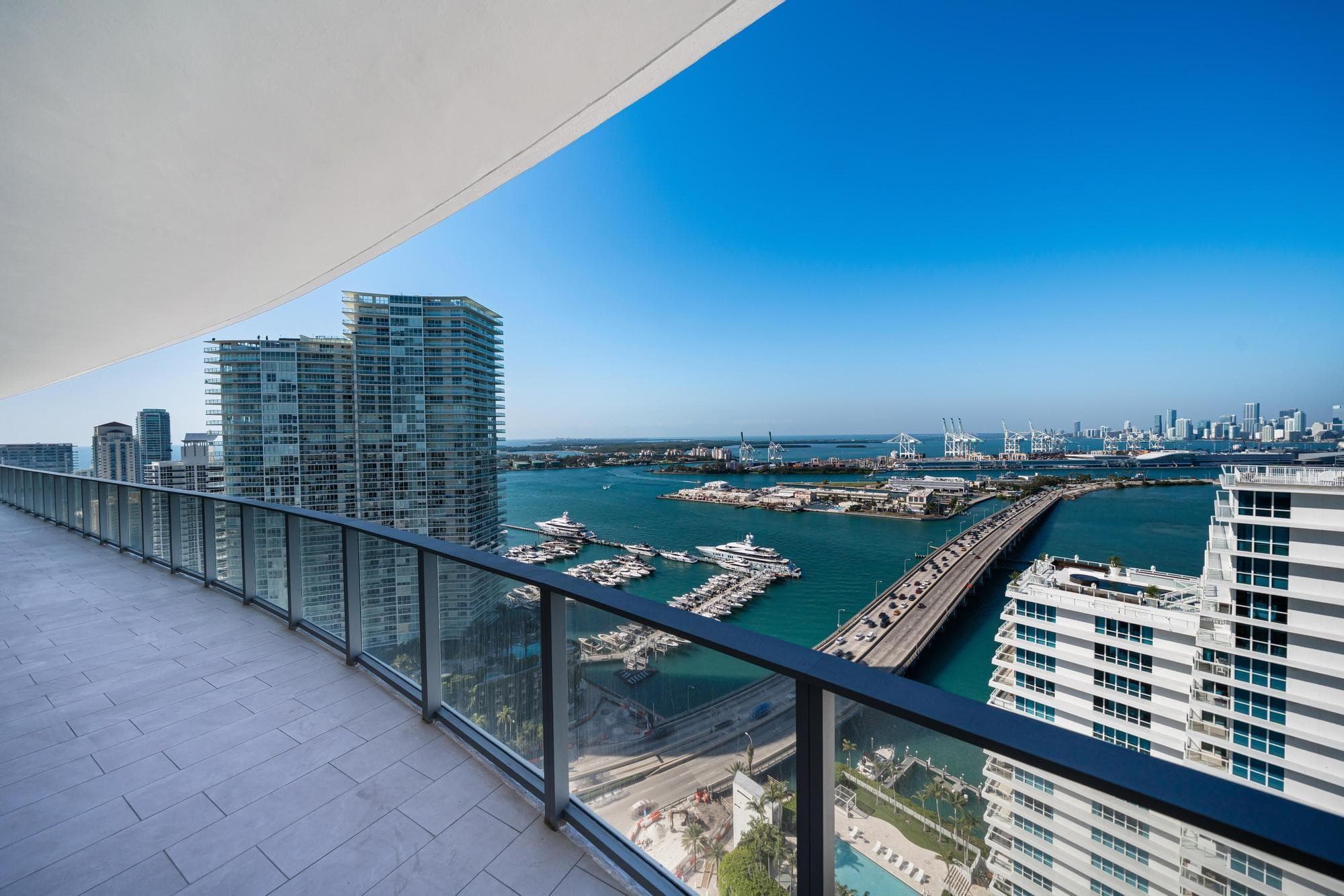 Condominium in Miami Beach — photo 30 of 41