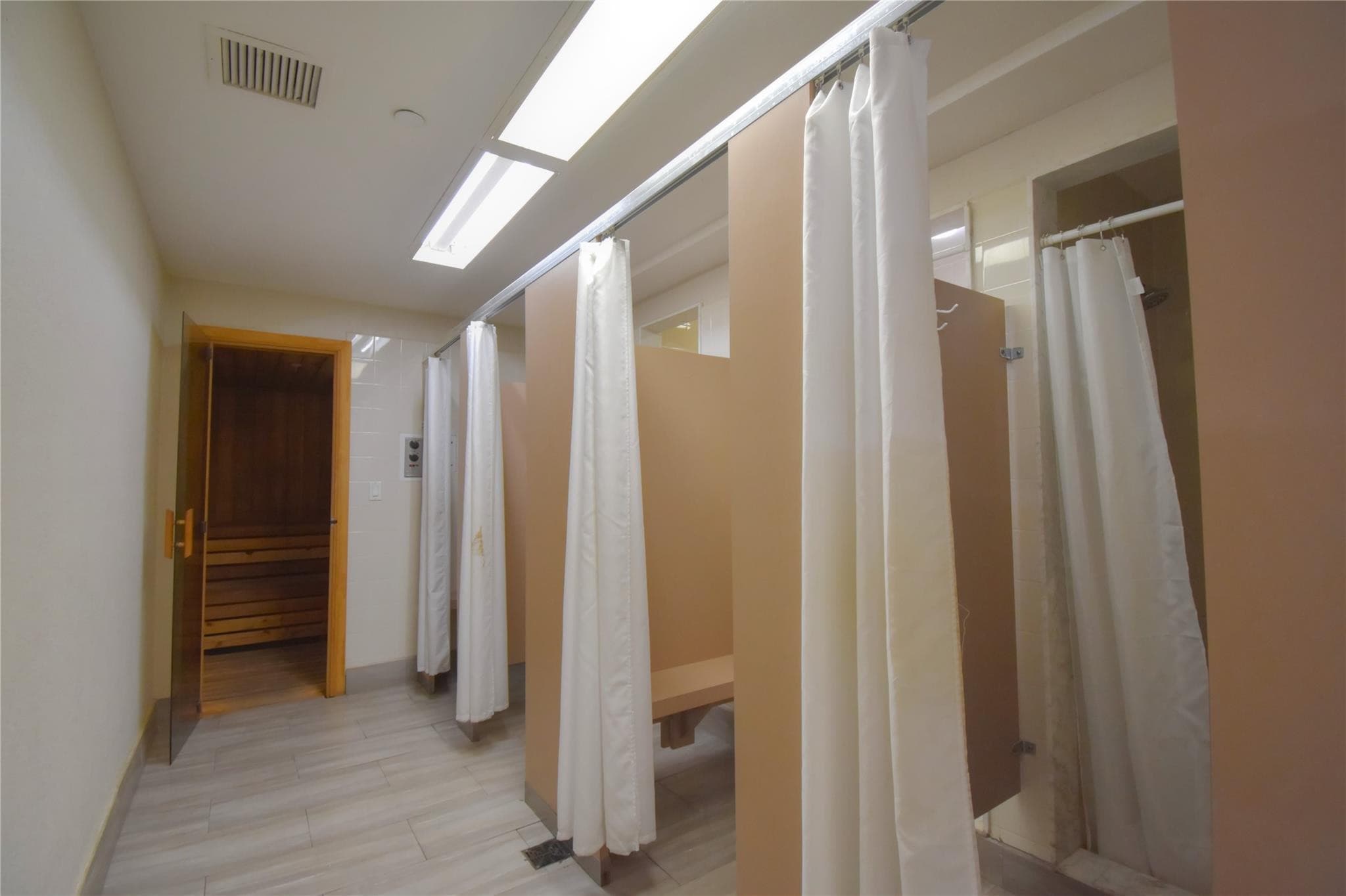 20301 W Country Club Drive 930, Aventura, FL 33180 — photo 43 of 50