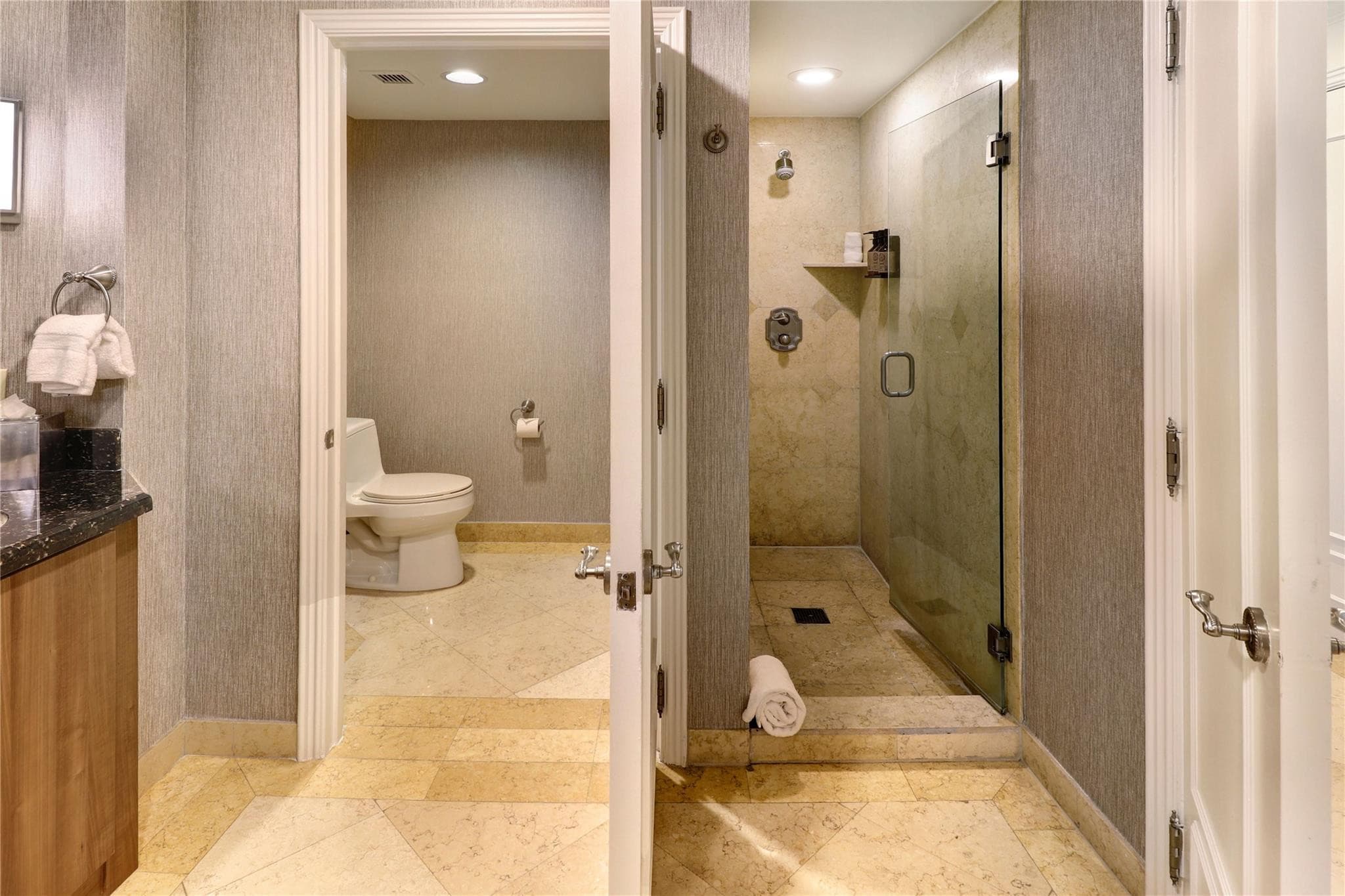 601 N Ft Lauderdale Bch Boulevard 905, Fort Lauderdale, FL 33304 — photo 4 of 17