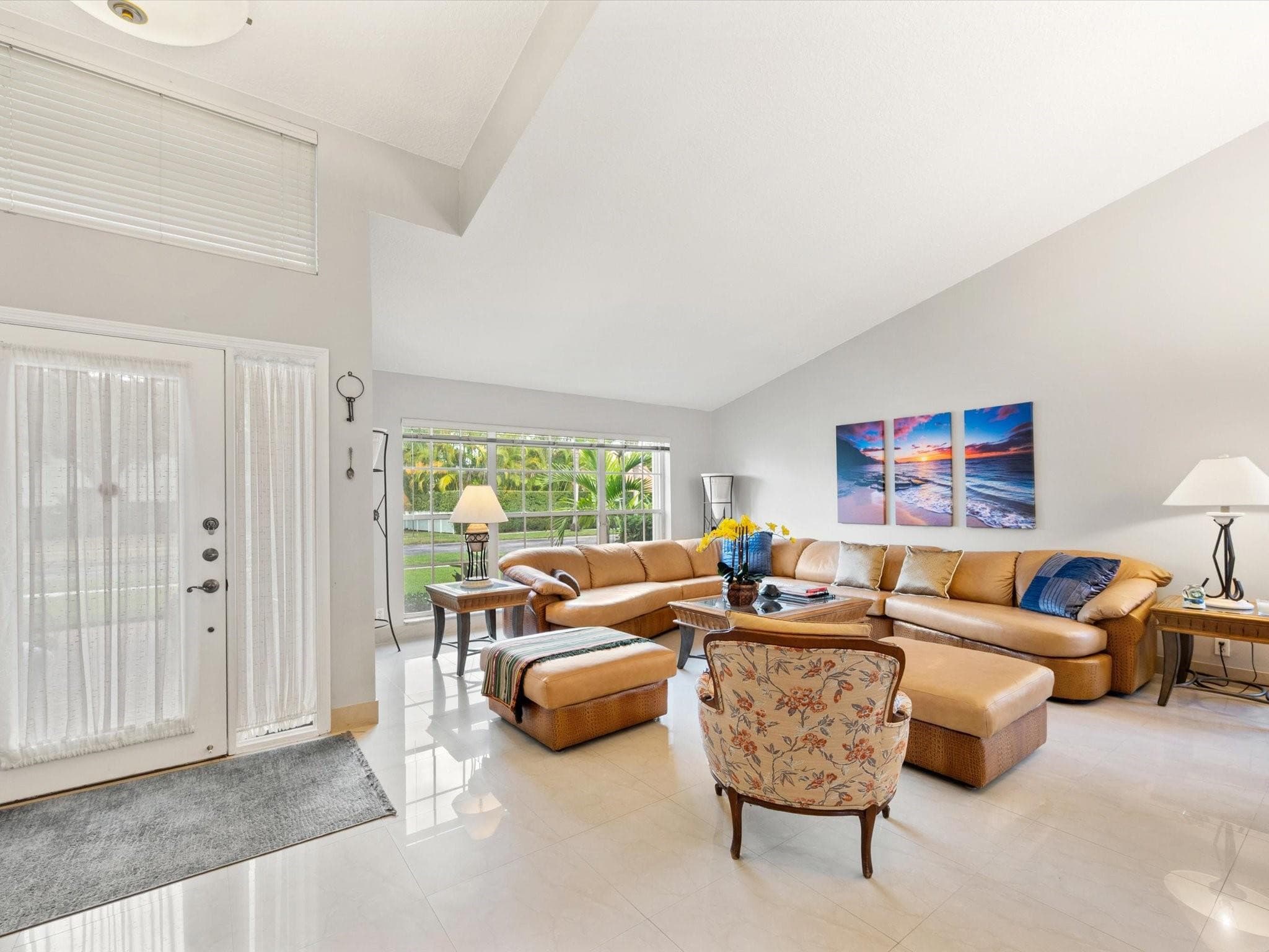 1011 NW 193rd Avenue, Pembroke Pines, FL 33029 — photo 4 of 30