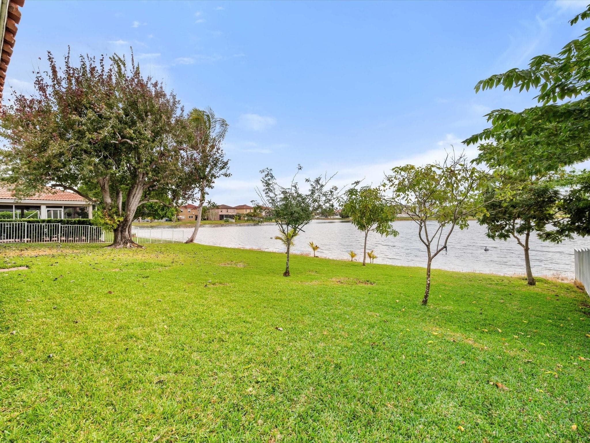 1011 NW 193rd Avenue, Pembroke Pines, FL 33029 — photo 25 of 30