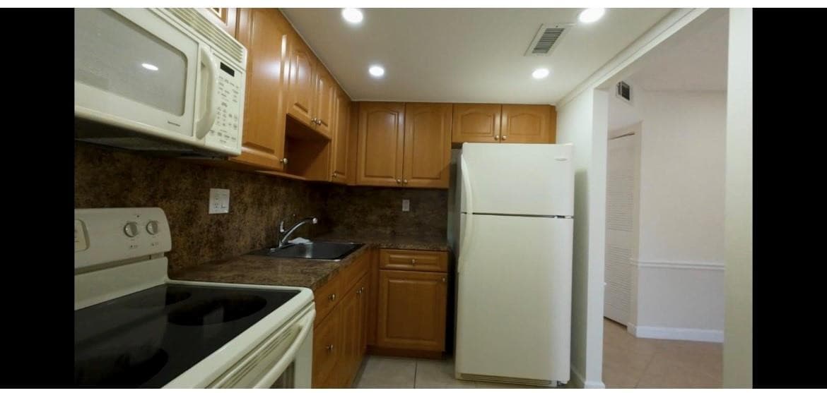 9101 Sunrise Lakes Boulevard, Sunrise, FL 33322 — photo 14 of 14