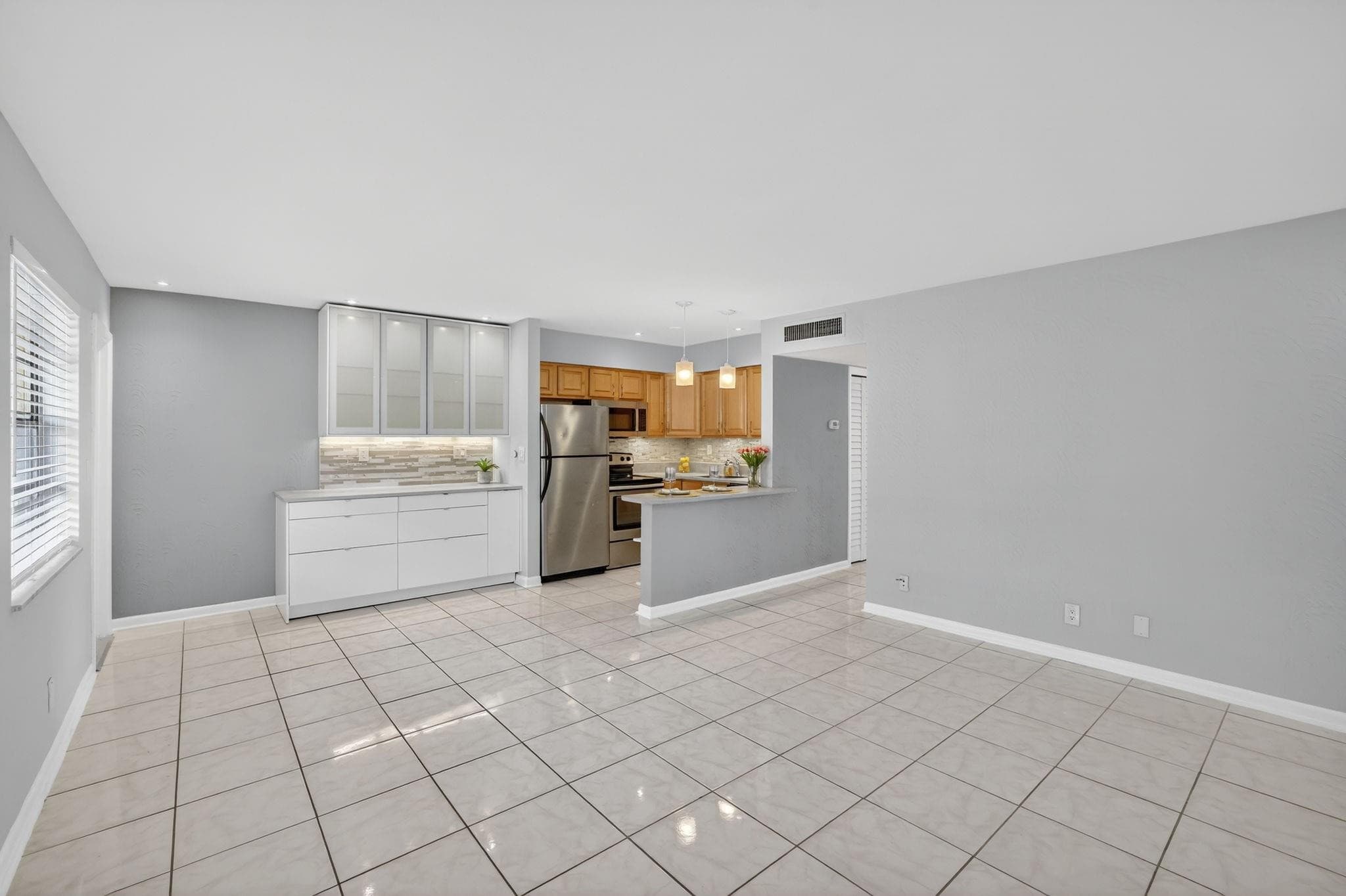 4051 NE 13th Avenue 77, Oakland Park, FL 33334 — photo 3 of 47