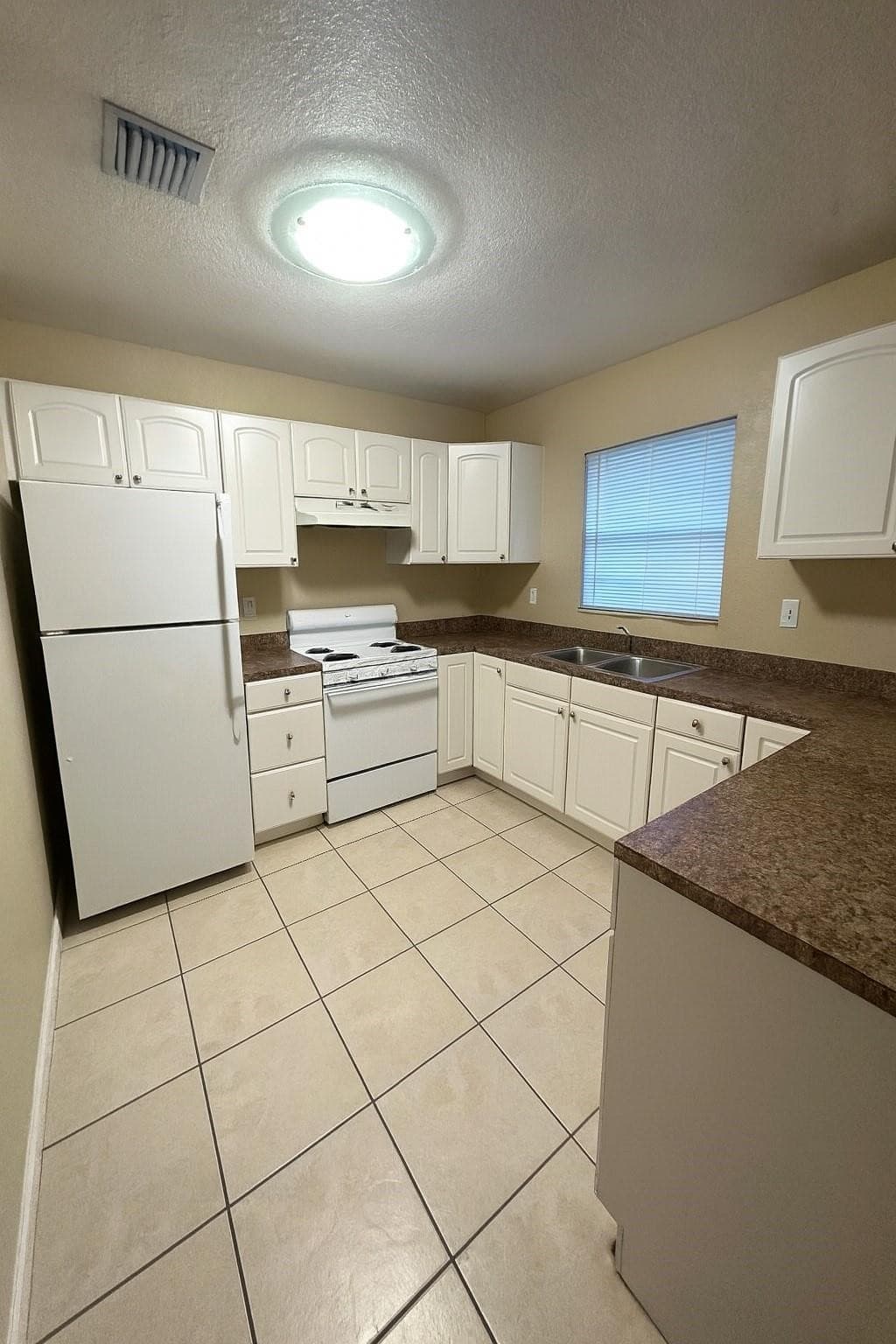 734 NW 13th Terrace, Fort Lauderdale, FL 33311 — photo 5 of 13