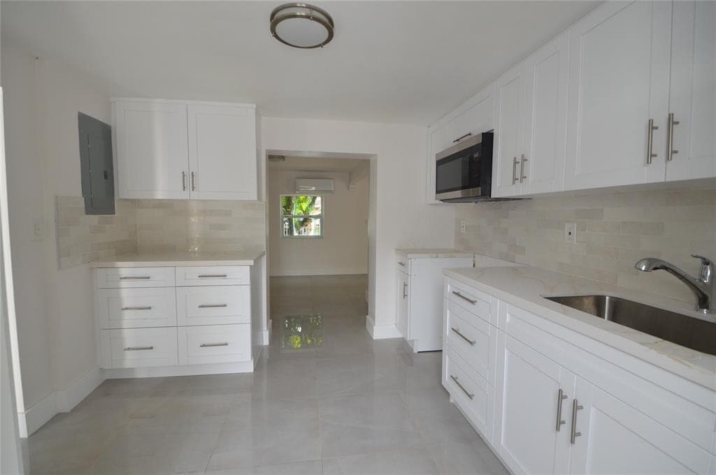 2340 NW 99th Terrace, Miami, FL 33147 — photo 9 of 20