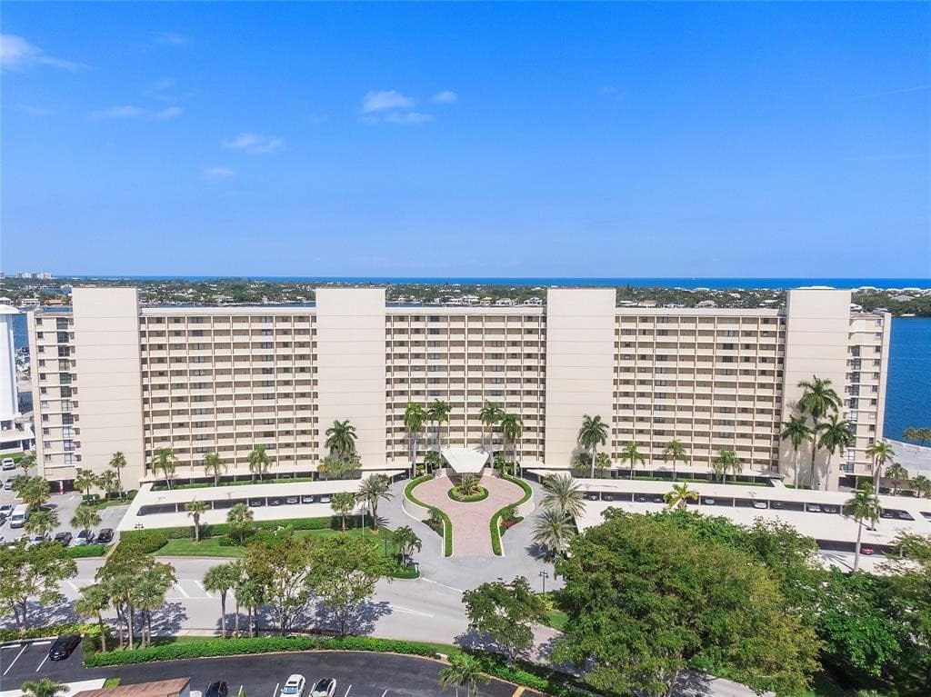 136 Lakeshore Drive T10, North Palm Beach, FL 33408 — photo 1 of 39