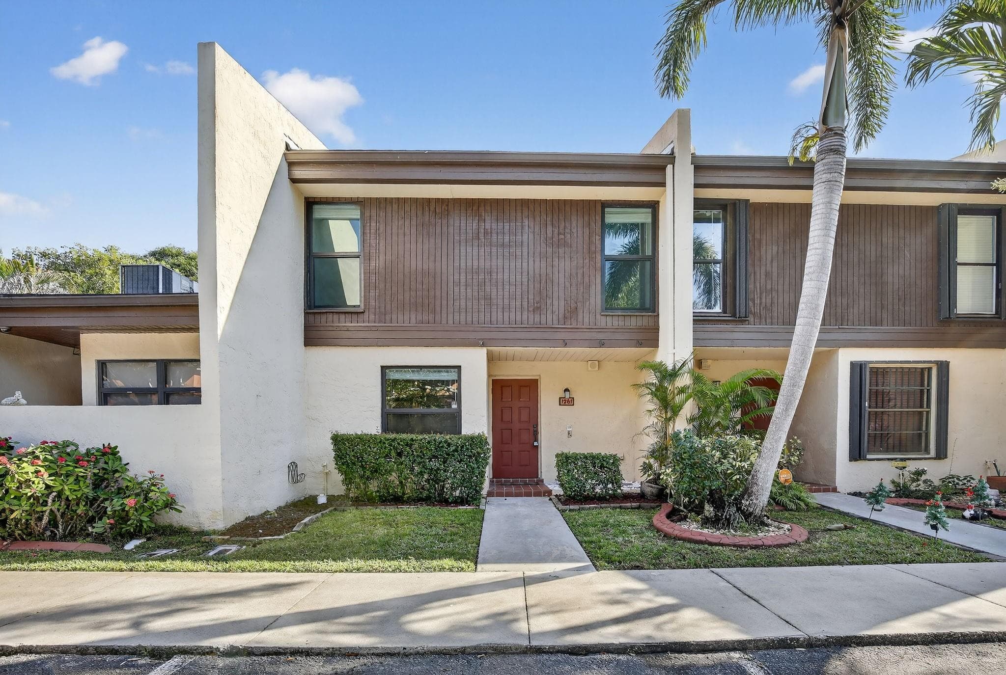 1261 NW 99th Terrace 47, Pembroke Pines, FL 33024 — photo 1 of 38