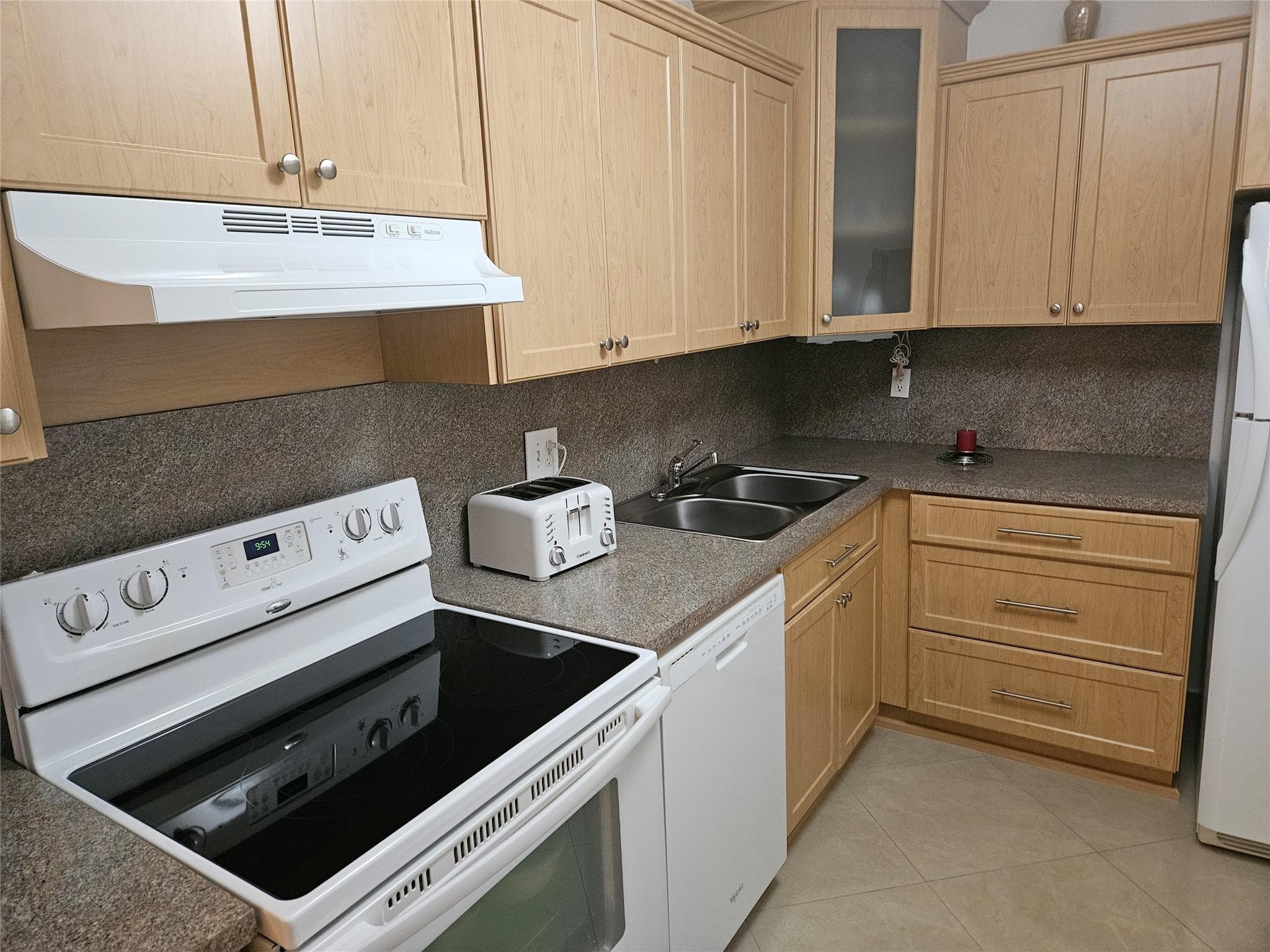 959 SE 2nd Avenue 117, Deerfield Beach, FL 33441 — photo 41 of 45