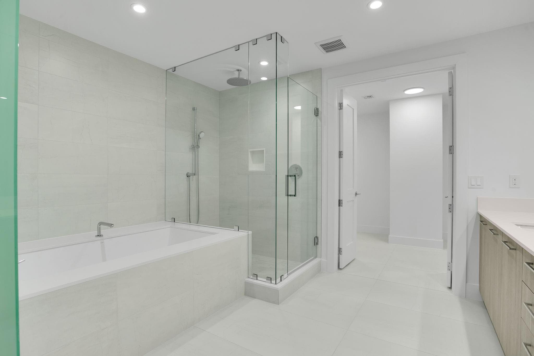 151 N Seabreeze Blv E-1204, Fort Lauderdale, FL 33304 — photo 25 of 75
